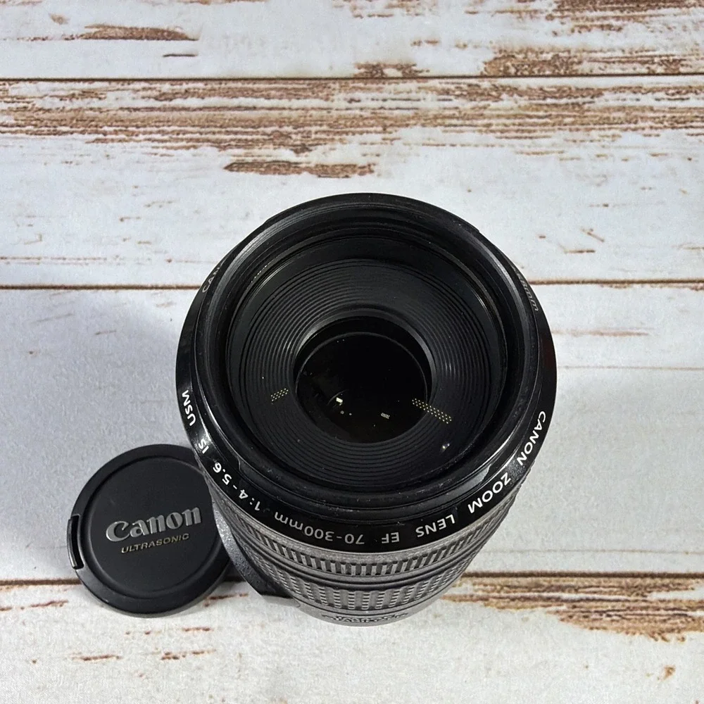 Canon EF 70-300mm f/4-5.6 IS USM Telephoto Zoom Lens For Parts/Repair